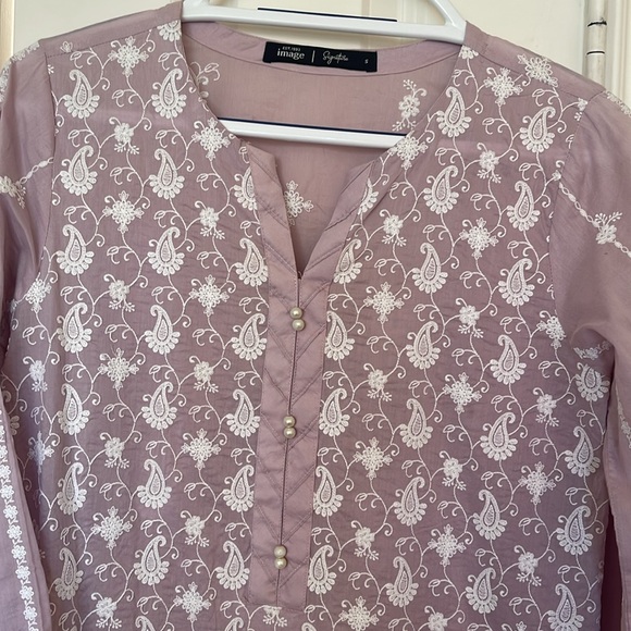 Image Pakistani Indian kurta mauve color with full white embroidery. - Picture 4 of 8